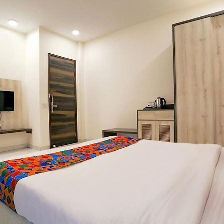 Fabhotel Ab Inn Huda City Center Гургаон Экстерьер фото