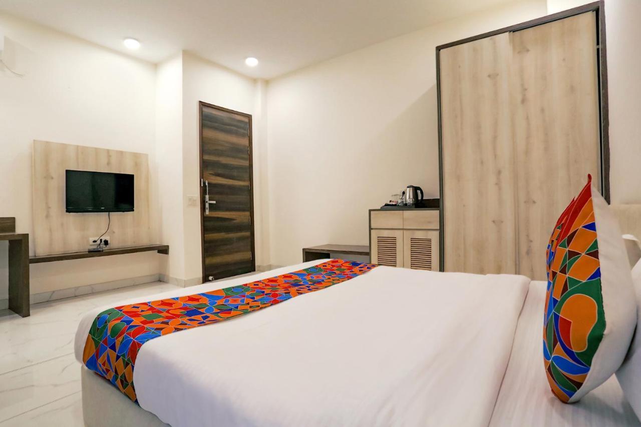 Fabhotel Ab Inn Huda City Center Гургаон Экстерьер фото