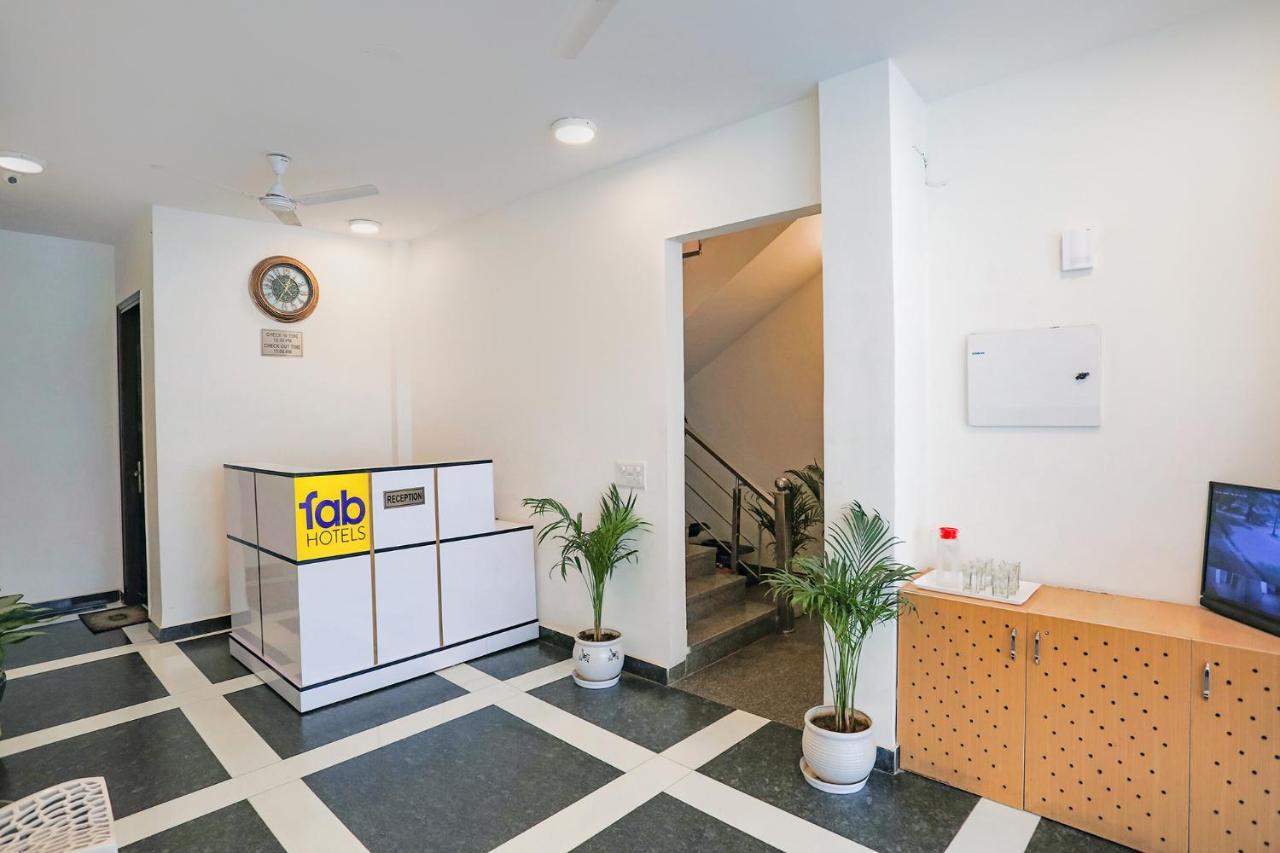 Fabhotel Ab Inn Huda City Center Гургаон Экстерьер фото