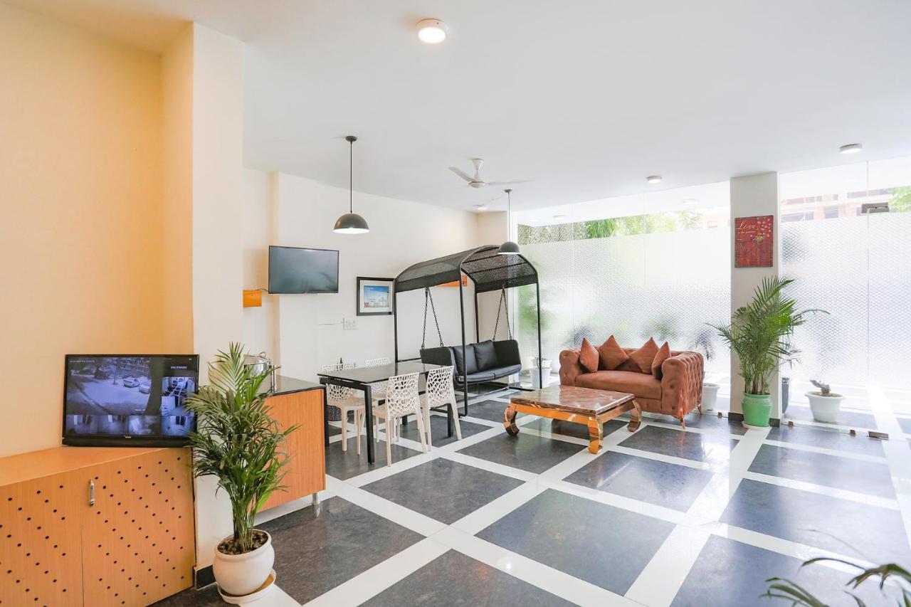 Fabhotel Ab Inn Huda City Center Гургаон Экстерьер фото