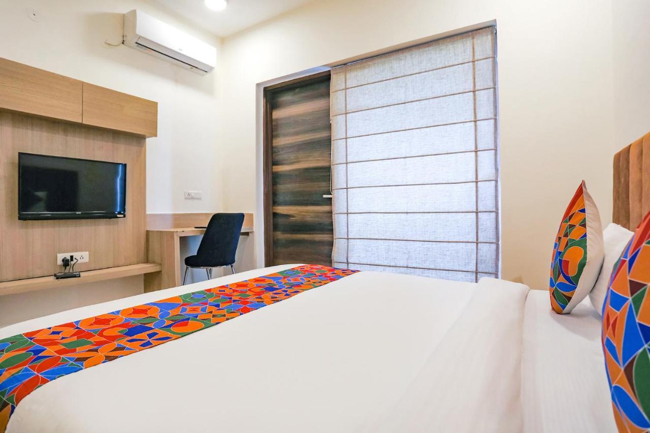 Fabhotel Ab Inn Huda City Center Гургаон Экстерьер фото