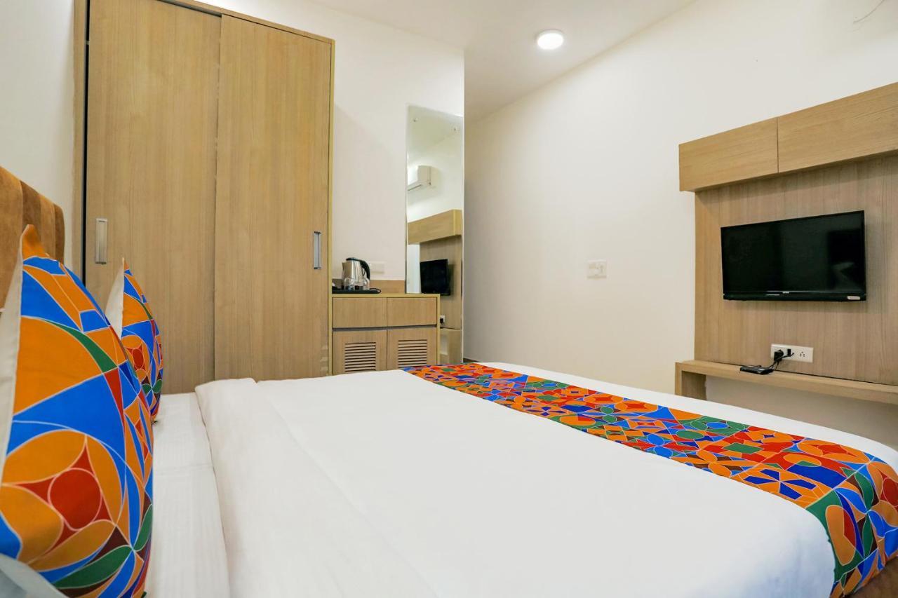 Fabhotel Ab Inn Huda City Center Гургаон Экстерьер фото